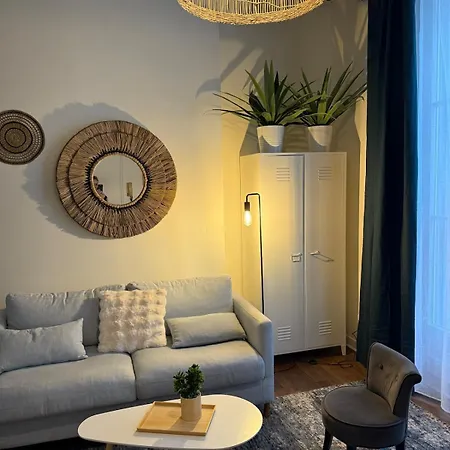 Quartier Vieux Tours, Grand Avec Coin *