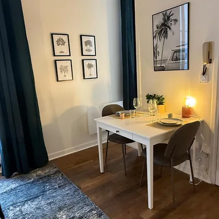 Quartier Vieux Tours, Grand Avec Coin *